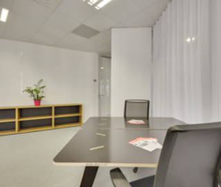 Bureau privé 10 m² 1 poste Location bureau Rue de la République Marseille 13002 - photo 2